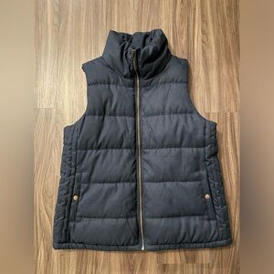 Old Navy Women’s Navy Quilted Vest with Gold Details fleece lined size L